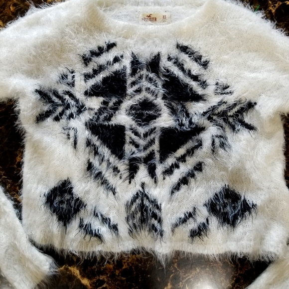 Hollister Sweaters - HOLLISTER SWEATER - XS